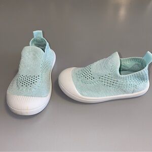 Cat & Jack Girl's Water Shoes Mesh Green Size 6